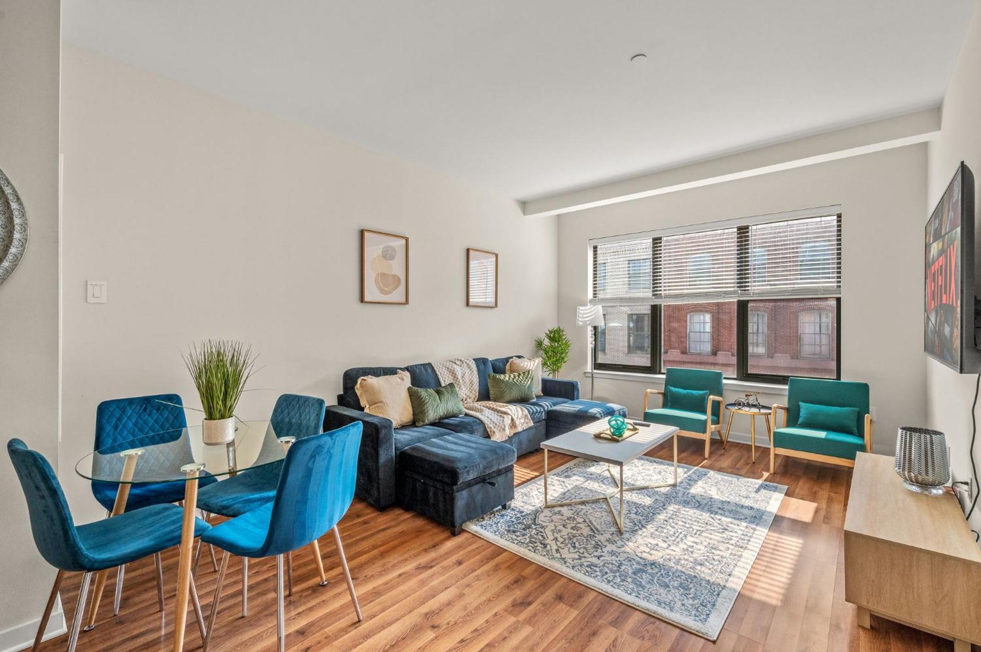 New! Luxury With Pool, Roof Deck, Fitness Center, King Bed * Philadelphia